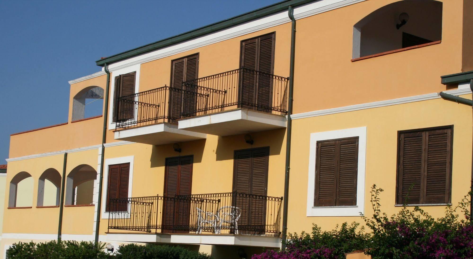 Residence Le Pavoncelle Santa Teresa Gallura Buitenkant foto