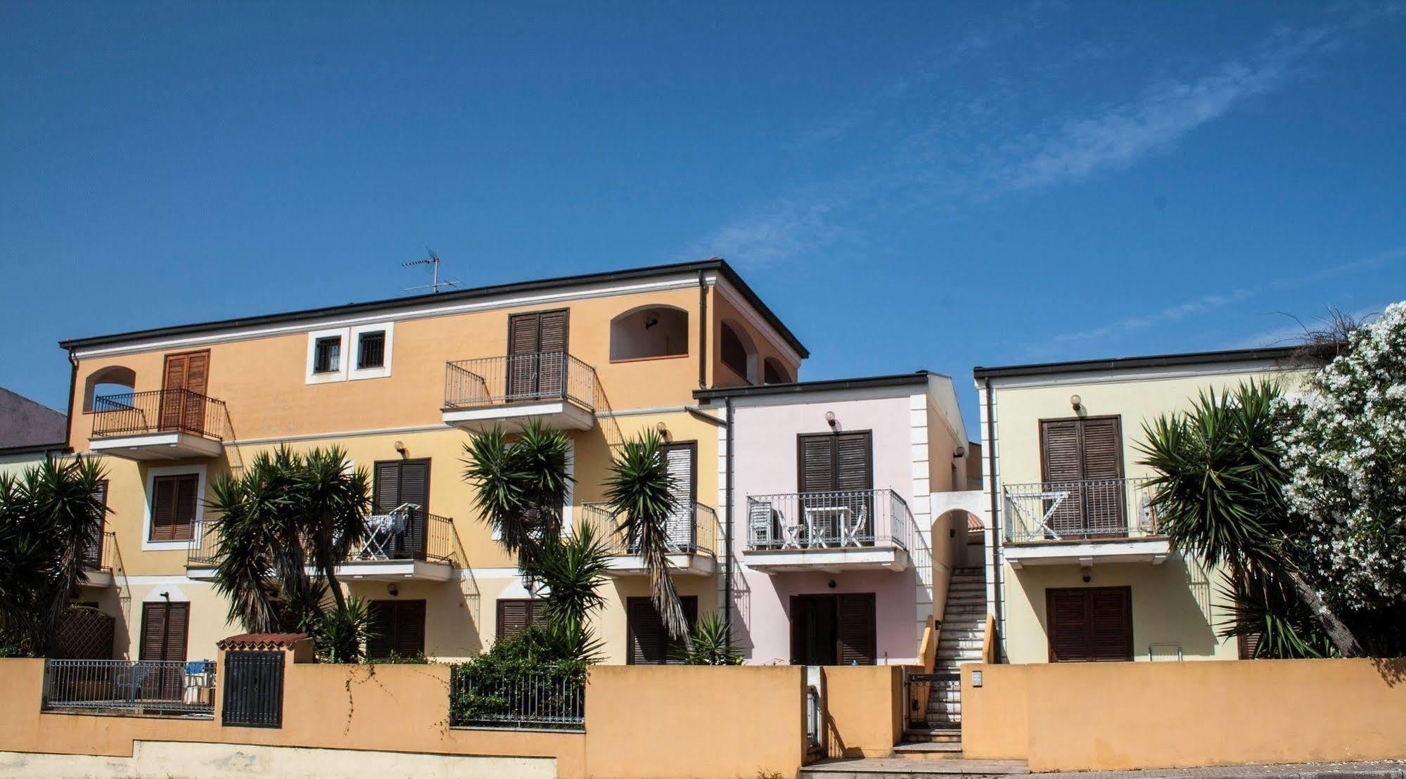 Residence Le Pavoncelle Santa Teresa Gallura Buitenkant foto